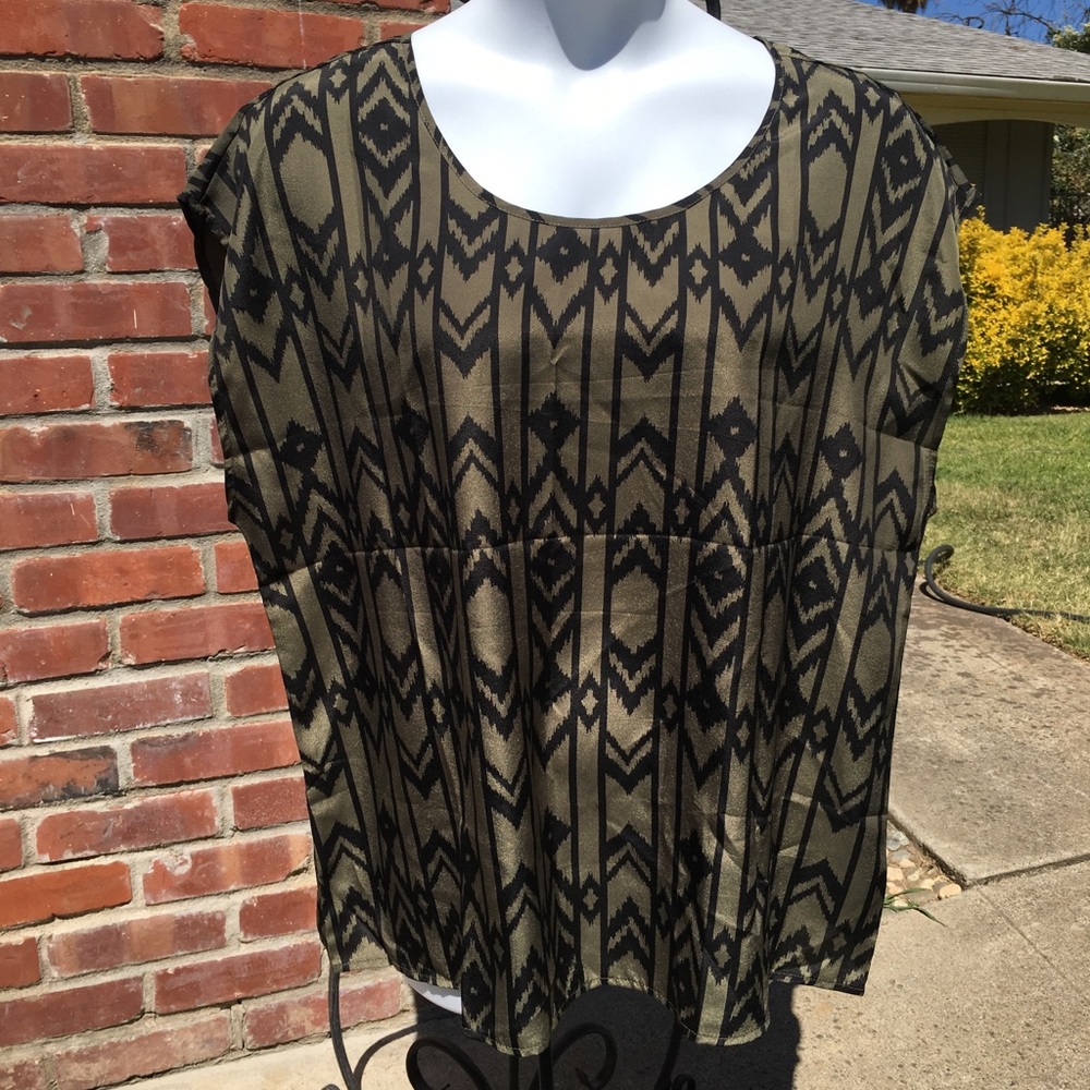 Forever 21 patterned top